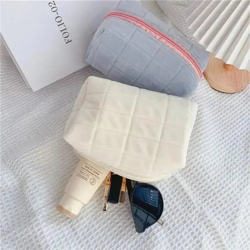 Simple Makeup Case Pillow Pen Bag High Appearance Level Women's Large Capacity Pillow Bag Portable Storage Bag Makeup Bags