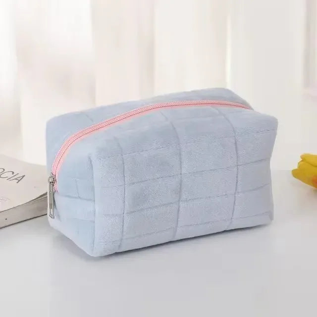 Simple Makeup Case Pillow Pen Bag High Appearance Level Women's Large Capacity Pillow Bag Portable Storage Bag Makeup Bags